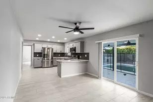 3336 E Earll Dr, Phoenix, AZ 85018 - Photo 9