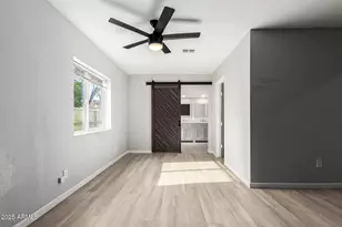 3336 E Earll Dr, Phoenix, AZ 85018 - Photo 15