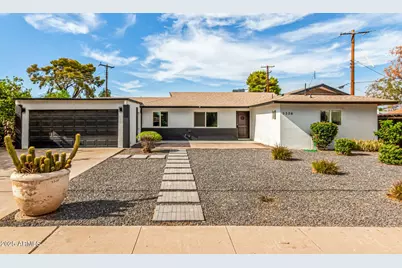 3336 E Earll Drive, Phoenix, AZ 85018 - Photo 1