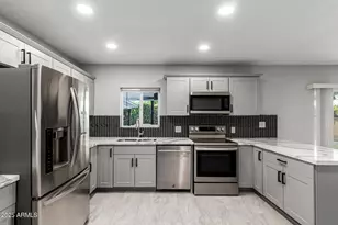 3336 E Earll Dr, Phoenix, AZ 85018 - Photo 11