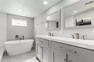 3336 E Earll Dr, Phoenix, AZ 85018 - Photo 17