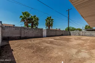4231 W El Camino Dr, Phoenix, AZ 85051 - Photo 33