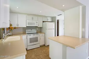 7232 S La Rosa Dr, Tempe, AZ 85283 - Photo 3