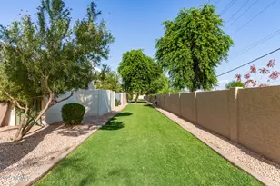 704 S Lebanon Ln, Tempe, AZ 85288 - Photo 31