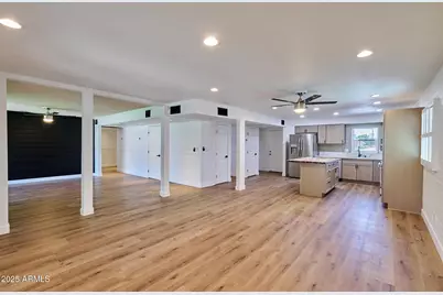 3737 E Turney Avenue #207, Phoenix, AZ 85018 - Photo 1