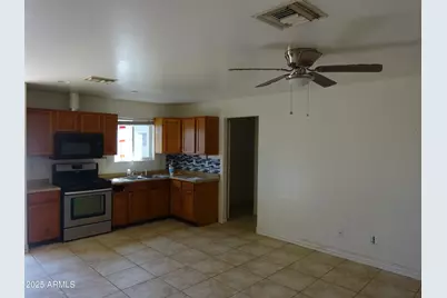 7148 N 48th Avenue, Glendale, AZ 85301 - Photo 5