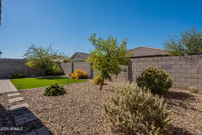 15258 W Latham Street, Goodyear, AZ 85338 - Photo 43