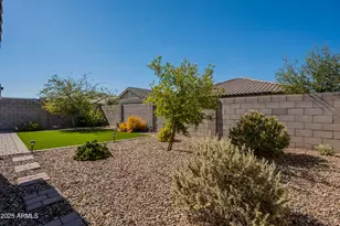 15258 W Latham St, Goodyear, AZ 85338 - Photo 43