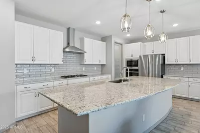 15258 W Latham Street, Goodyear, AZ 85338 - Photo 9