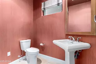 8 Biltmore Estate, Phoenix, AZ 85016 - Photo 9