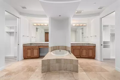 8 Biltmore Estate #202, Phoenix, AZ 85016 - Photo 15