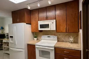 17248 N 106th Ave, Sun City, AZ 85373 - Photo 5