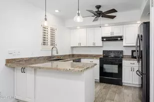 12212 N Paradise Vlg Pkwy S, Phoenix, AZ 85032 - Photo 11