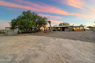 835 W Hermosa Dr, Wickenburg, AZ 85390 - Photo 1