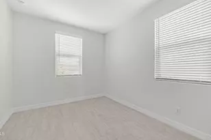 13359 W Eagle Feather Rd, Peoria, AZ 85383 - Photo 5