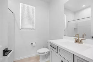 13362 W Eagle Feather Rd, Peoria, AZ 85383 - Photo 5