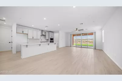 13362 W Eagle Feather Road, Peoria, AZ 85383 - Photo 11