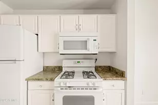 3828 N 32nd St, Phoenix, AZ 85018 - Photo 9