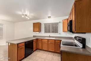 2901 E Woodland Dr, Phoenix, AZ 85048 - Photo 13