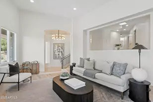 5654 E Mesquite Ln, Phoenix, AZ 85018 - Photo 11