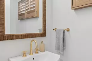 5654 E Mesquite Ln, Phoenix, AZ 85018 - Photo 45