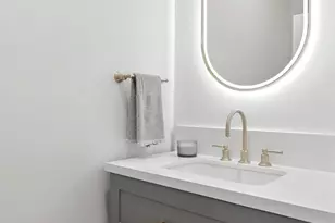 5654 E Mesquite Ln, Phoenix, AZ 85018 - Photo 37