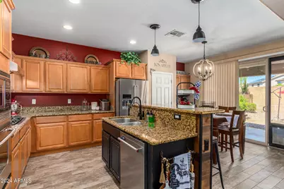 6084 W Yorktown Way, Florence, AZ 85132 - Photo 7