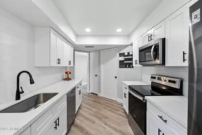 10634 W Hutton Drive, Sun City, AZ 85351 - Photo 15