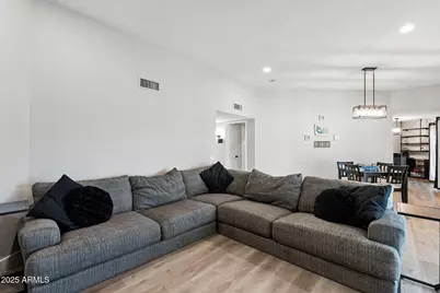 10634 W Hutton Drive, Sun City, AZ 85351 - Photo 11