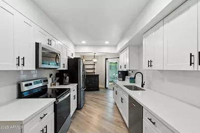 10634 W Hutton Drive, Sun City, AZ 85351 - Photo 1