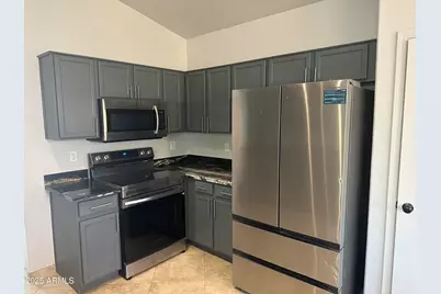 21842 N 34th Avenue, Phoenix, AZ 85027 - Photo 7