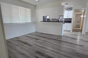 2048 W Pecan Rd, Phoenix, AZ 85041 - Photo 9