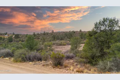 17455 S Thunder Ridge Drive #93, Peeples Valley, AZ 86332 - Photo 5