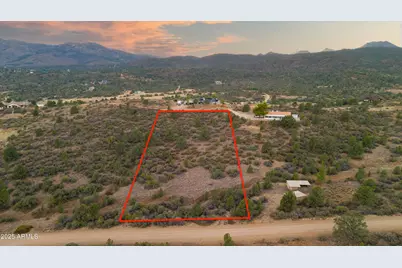 17455 S Thunder Ridge Drive #93, Peeples Valley, AZ 86332 - Photo 9