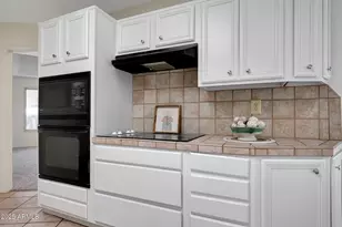 10614 W Emerald Point, Sun City, AZ 85351 - Photo 17