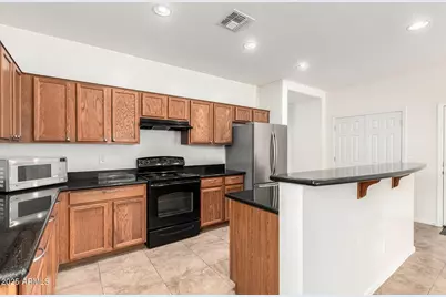 3903 E Branham Lane, Phoenix, AZ 85042 - Photo 15