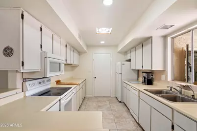 26402 S Lakemont Drive, Sun Lakes, AZ 85248 - Photo 7