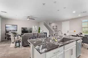 1954 S Follett Way, Gilbert, AZ 85295 - Photo 9