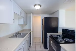 4624 E Southgate, Phoenix, AZ 85040 - Photo 1