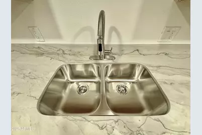 1622 E Campbell Avenue #T, Phoenix, AZ 85016 - Photo 5