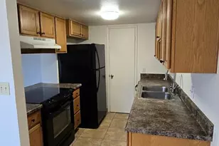 1227 E Lawrence Ln, Phoenix, AZ 85020 - Photo 5