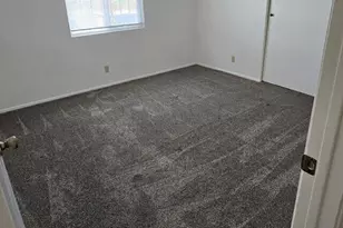 1227 E Lawrence Ln, Phoenix, AZ 85020 - Photo 13