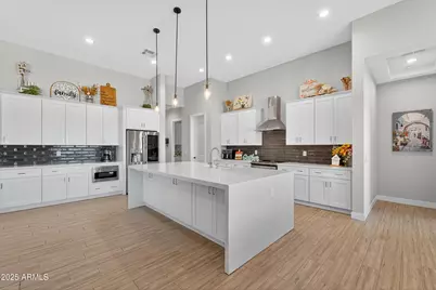 25832 N 151st Avenue, Surprise, AZ 85387 - Photo 9