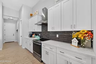 25832 N 151st Ave, Surprise, AZ 85387 - Photo 11