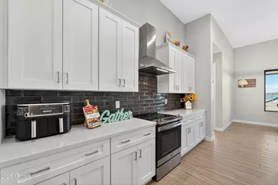 25832 N 151st Avenue, Surprise, AZ 85387 - Photo 13