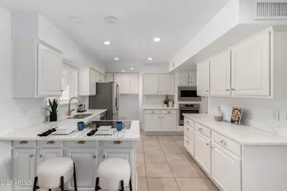 8520 E Turney Avenue, Scottsdale, AZ 85251 - Photo 11