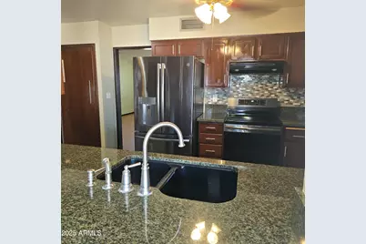 11120 W Desert Butte Drive, Sun City, AZ 85351 - Photo 9