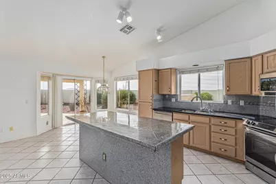 11076 W Runion Drive, Sun City, AZ 85373 - Photo 7