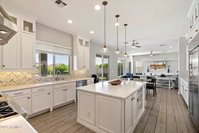 23213 N 44th Place, Phoenix, AZ 85050 - Photo 9