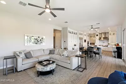 23213 N 44th Place, Phoenix, AZ 85050 - Photo 11